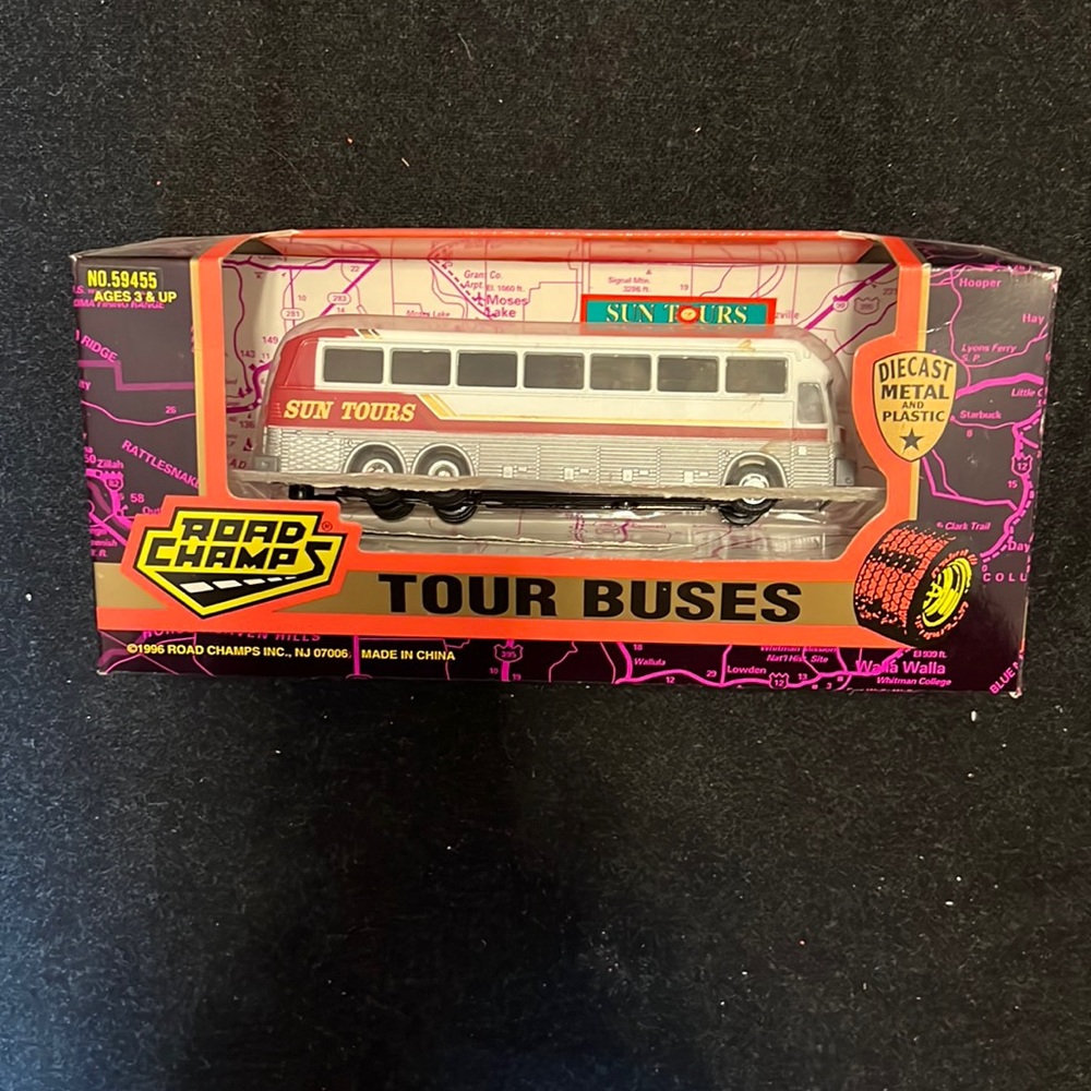 Road Champs Tour Buses No.59455 Sun Tours model bus